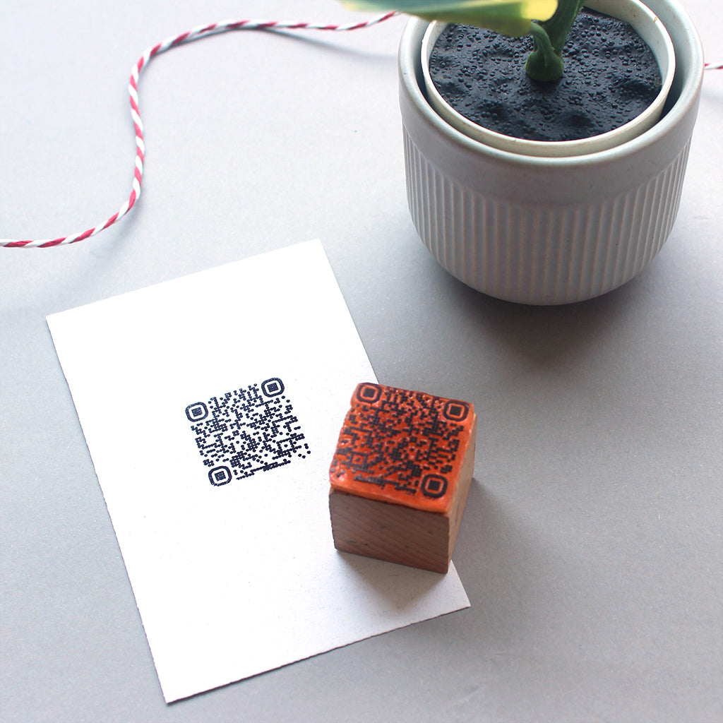 Code Rdd Stamp QR Code Rubber Stamp with Wooden Mount for Small Businesses ...